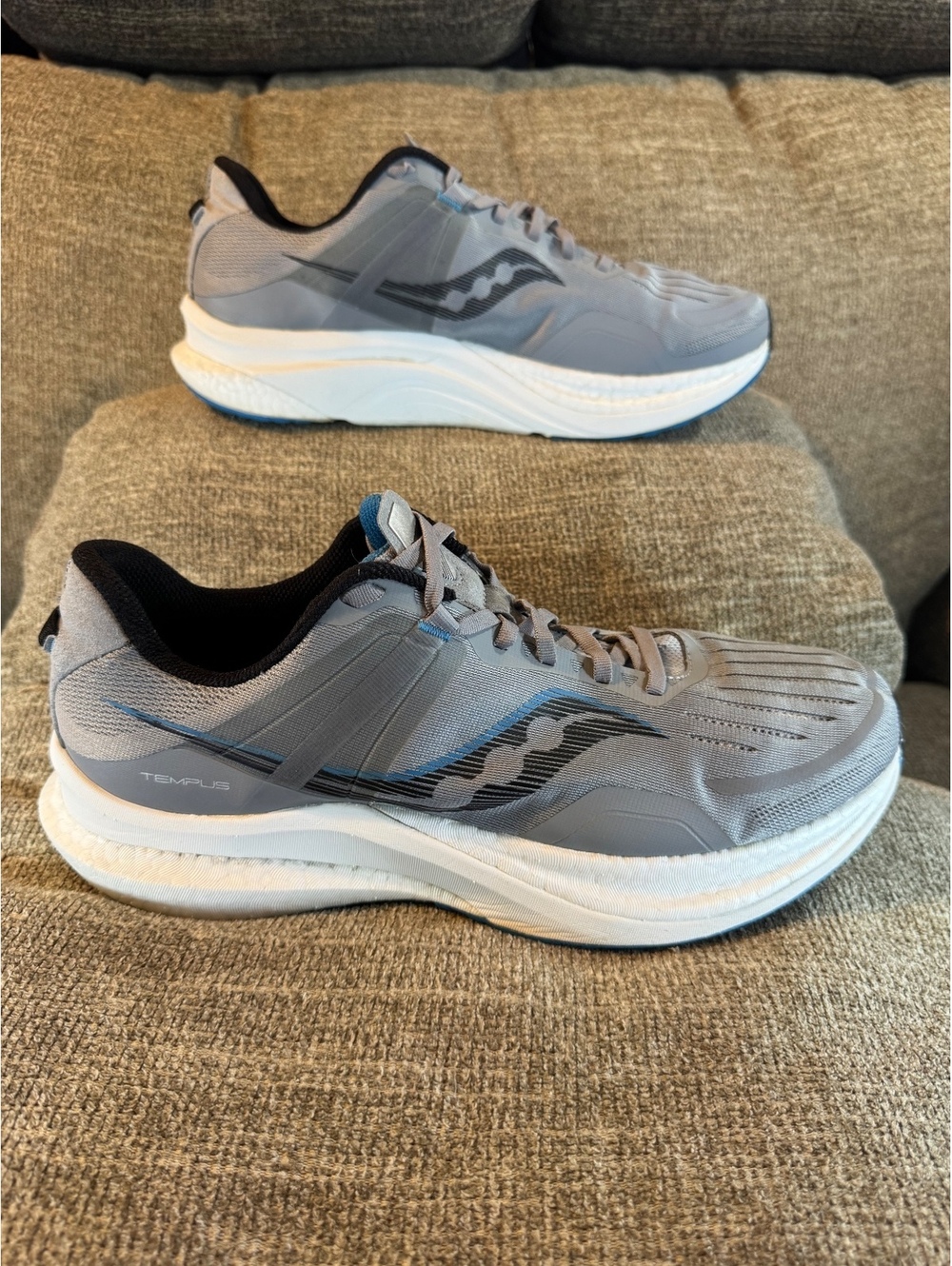 Saucony Tempus Mens 13 Wide Grey Running Shoes S20721-15 Max Cushion Stability
